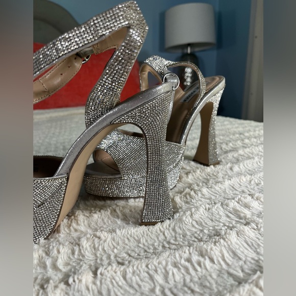 Steve Madden Lightness Rhinestone Platform Heels size 9 NEW - Picture 3 of 10